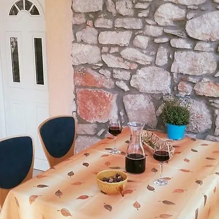 Apartamento Tisno-lujini Dvori *