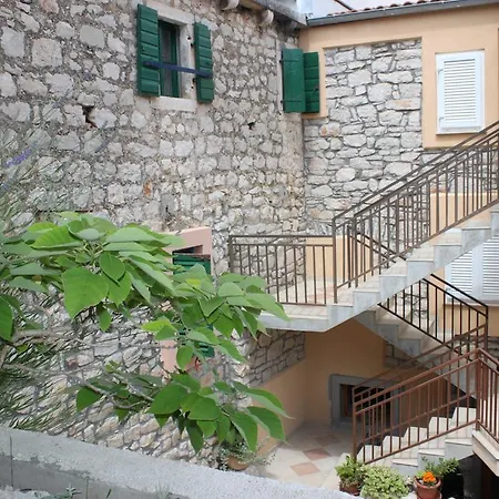 Apartamento Tisno-lujini Dvori *