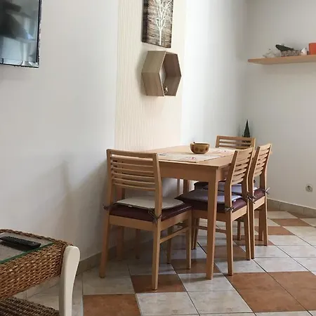 Tisno-lujini Dvori Apartamento